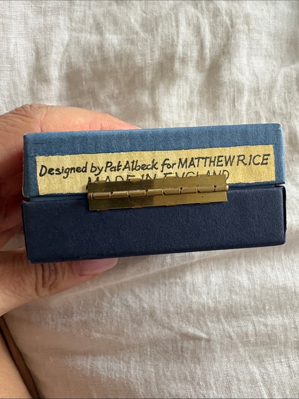RARE Matthew Rice CAT BOX MADE OUT OF CARDBOARD - Picture 4 of 4